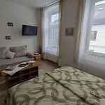 Fruehstueckspension Alte Volksschule Heinrichs Bei Weitra B&B