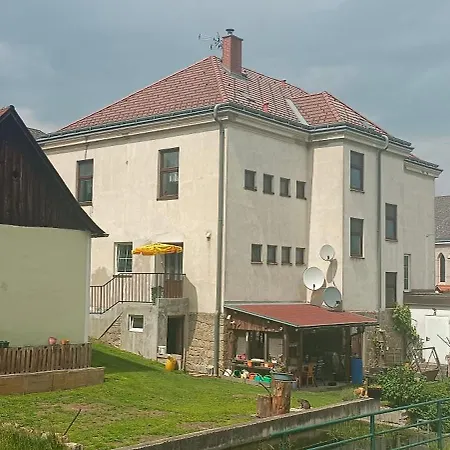 Fruehstueckspension Alte Volksschule Heinrichs Bei Weitra Bed and Breakfast *