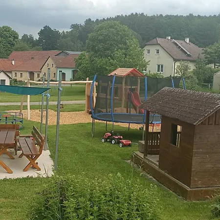 Fruehstueckspension Alte Volksschule Heinrichs Bei Weitra Bed and Breakfast *