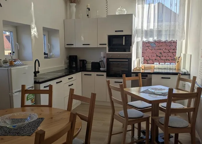 Fruehstueckspension Alte Volksschule Heinrichs Bei Weitra ベッド・アンド・ブレックファスト Heinreichs bei Weitra